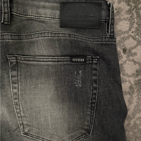 Guess Men's Slim Tapered Jeans With Reflective Logo-Tape Size 33 - Picture 9 of 11